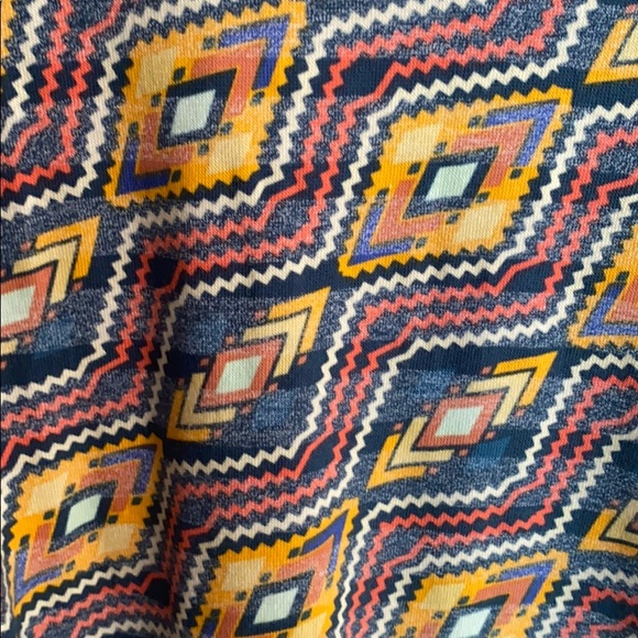 Lularoe Lynnae - Picture 2 of 2